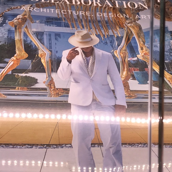 Meet your Posher, Laurie - Picture 4 of 5